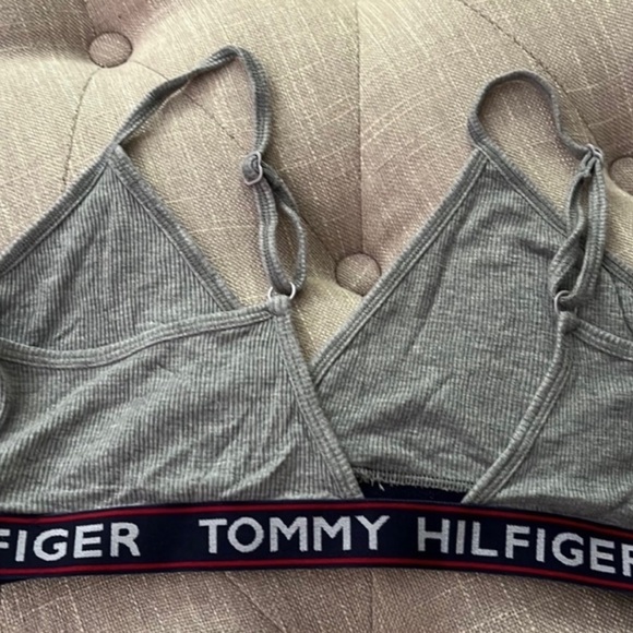 Tommy Hilfiger bundle - Picture 7 of 9